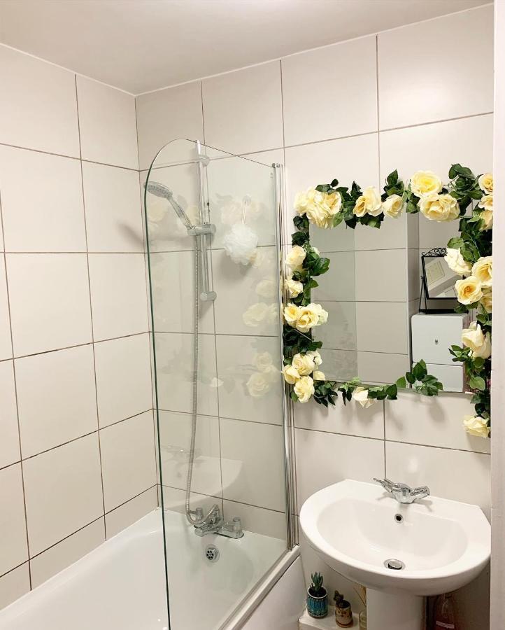 런던 Garden Beautiful Cozy Flat , Recent Decorated. 아파트 외부 사진