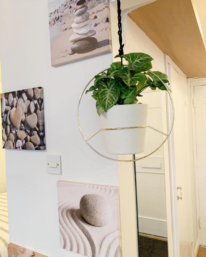 런던 Garden Beautiful Cozy Flat , Recent Decorated. 아파트 외부 사진